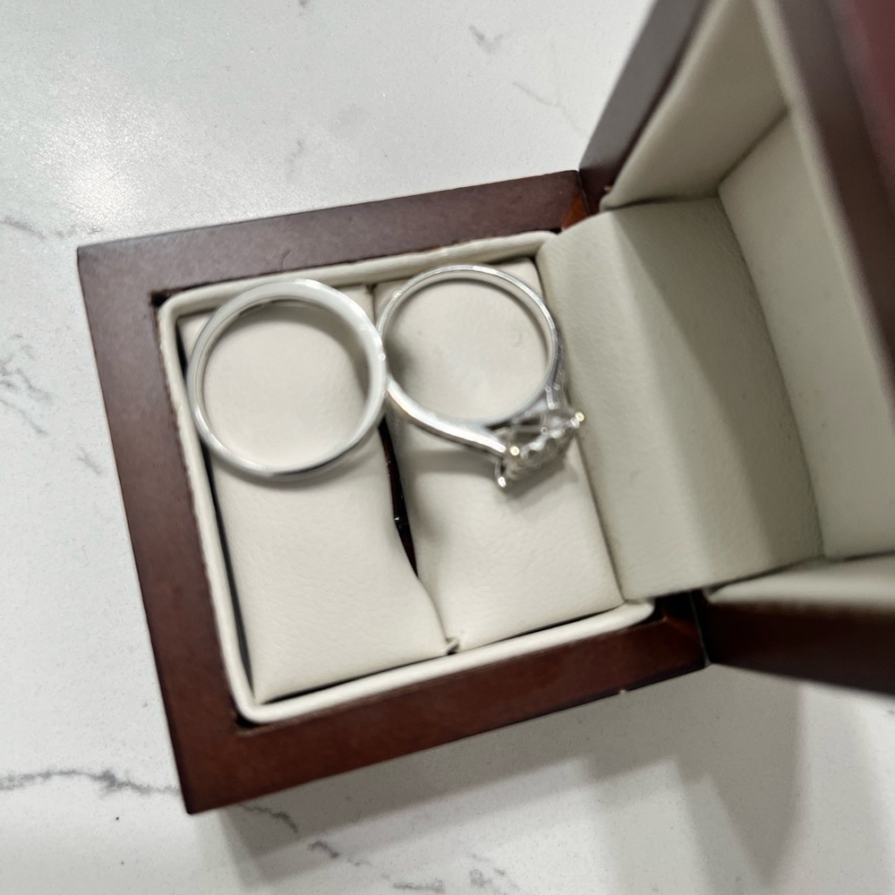 Elegant 14 karat White Gold Diamond Bridal Wedding Ring Set Sz 7 - Picture 3 of 5